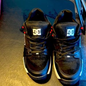 New DC skater shoes black.